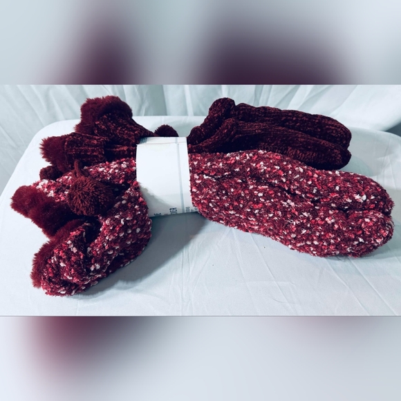 Jane And Bleecker Slipper Socks - Picture 2 of 4